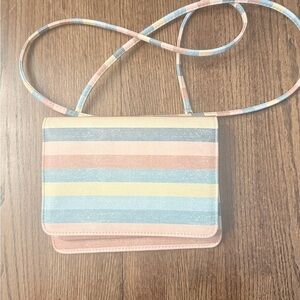 Chic Striped Crossbody Bag in Pastel Shades